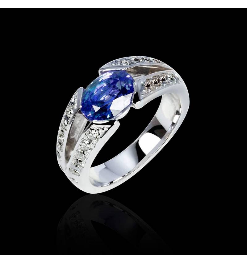 Bague de fiançailles saphir bleu pavage diamant or blanc Isabelle