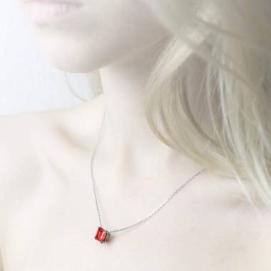 Pendentif rubis en or blanc Griffe d’amour