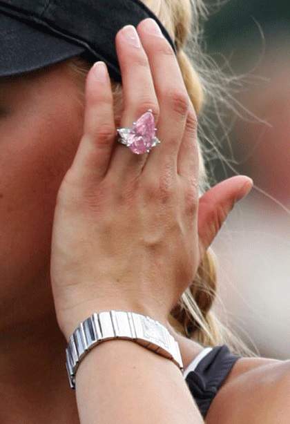 bague fiancailles Anna-Kournikova