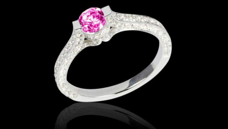 Bague solitaire saphir rose platine